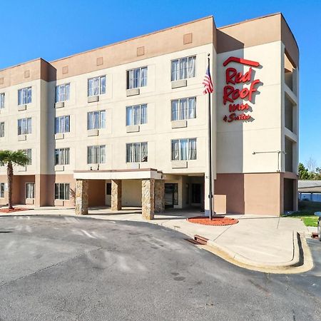 Red Roof Inn & Suites Fayetteville-Fort Bragg Екстер'єр фото