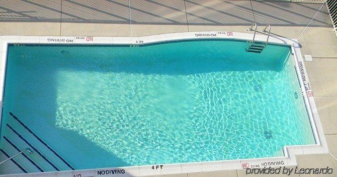 Red Roof Inn & Suites Fayetteville-Fort Bragg Екстер'єр фото
