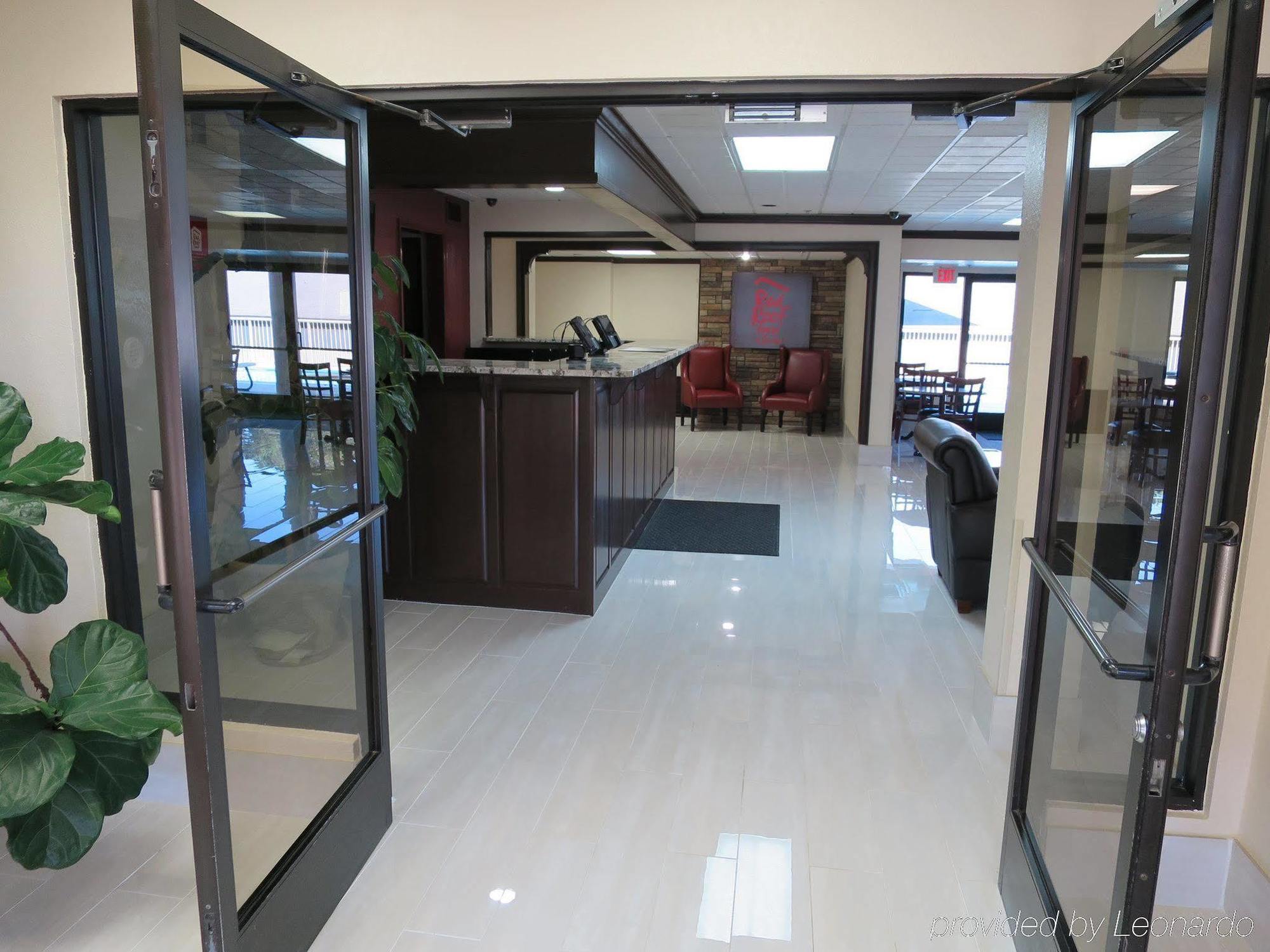 Red Roof Inn & Suites Fayetteville-Fort Bragg Екстер'єр фото